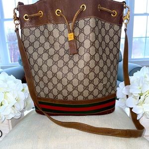 Authentic vintage Gucci crossbody bucket bag